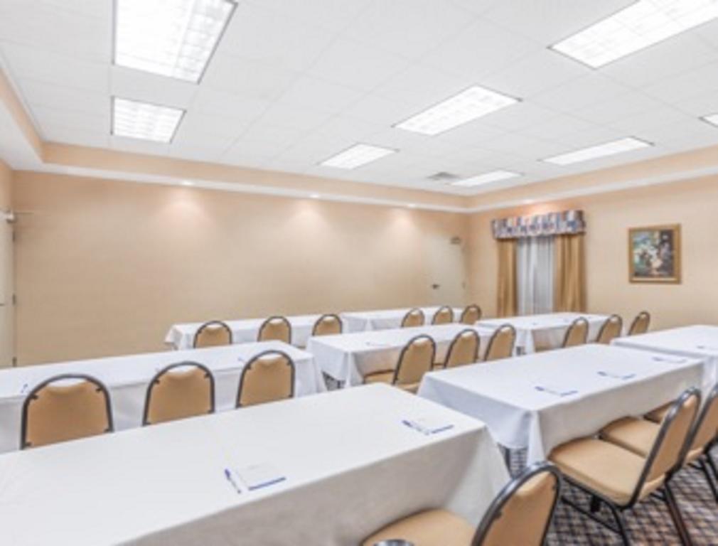 Baymont By Wyndham Cartersville Esterno foto