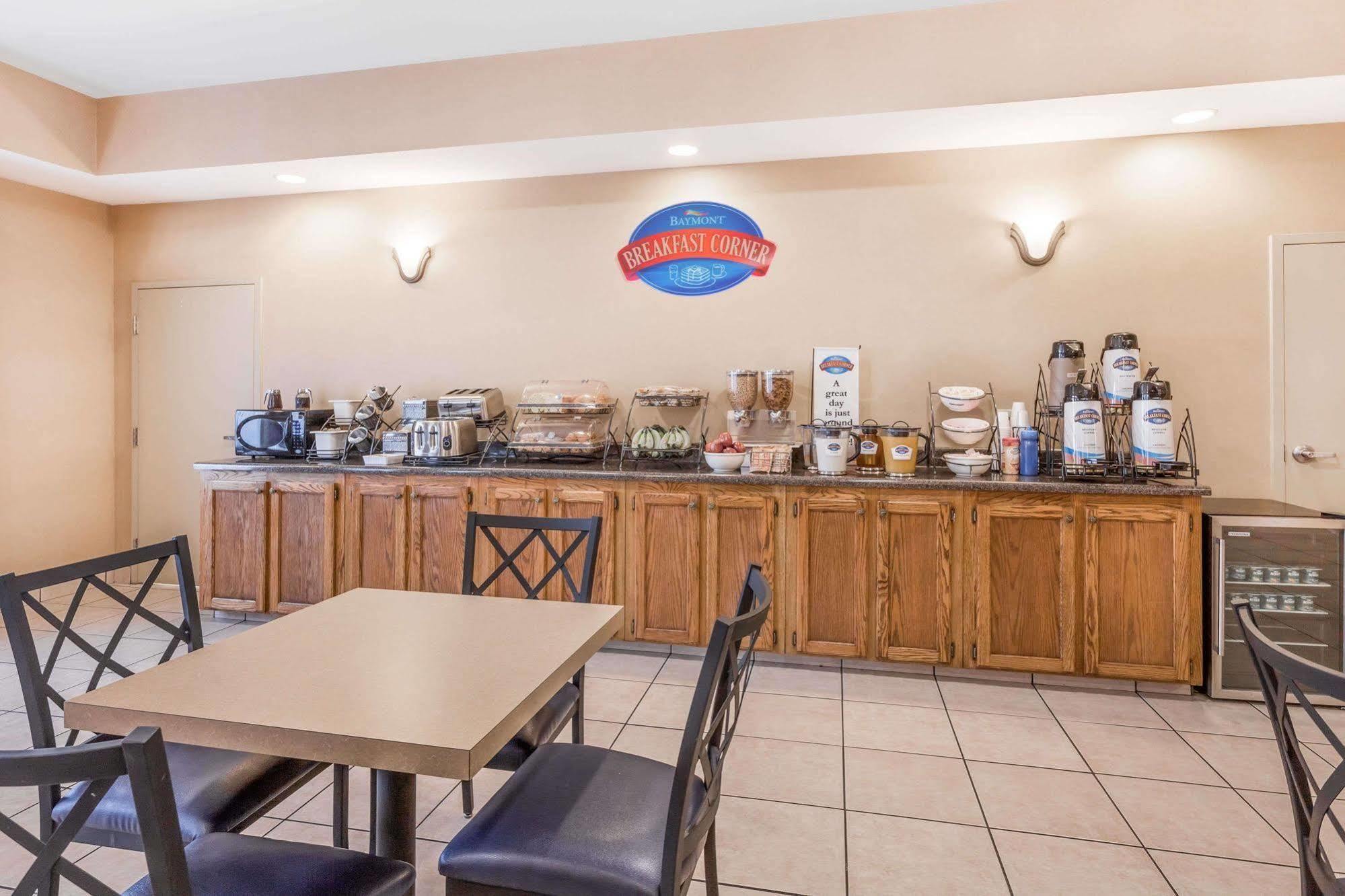 Baymont By Wyndham Cartersville Esterno foto