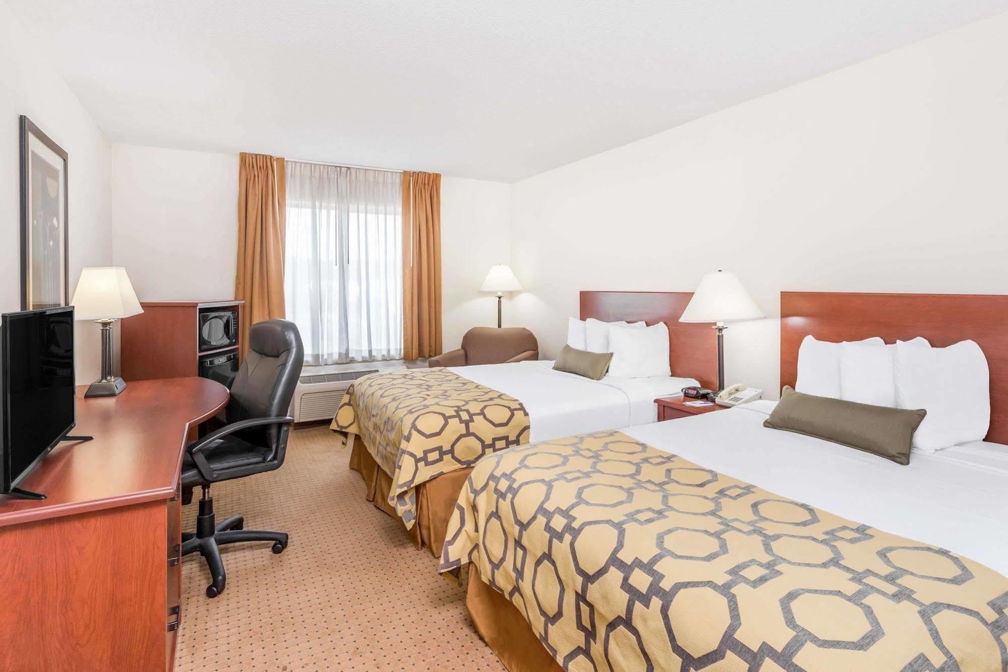 Baymont By Wyndham Cartersville Esterno foto